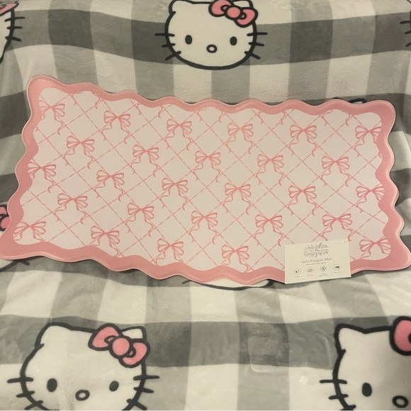 Pink Bow Anti Fatigue Mat - Picture 2 of 4